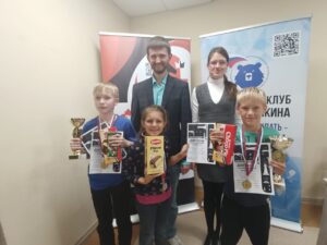 Подробнее о статье Турнир шахматной школы Сергея Карякина